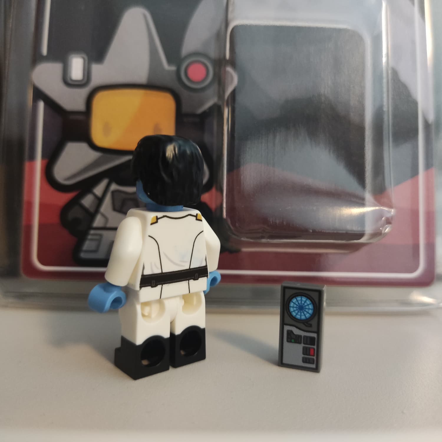 General Thrawn (Stranded Admiral) - Star Wars Ahsoka - view 2