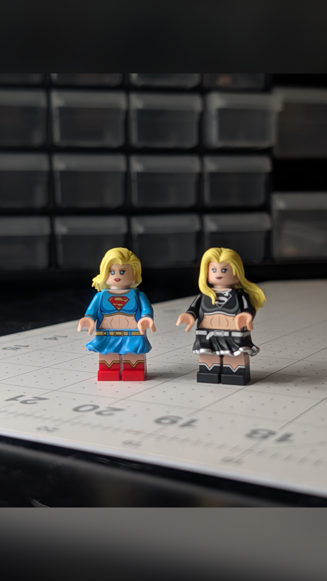 Hades DC Brick Supergirl Minifigure Set - view 1