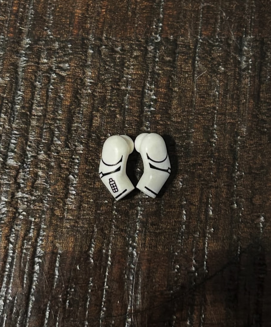 HeroicMinifigs Clone Trooper Arms - view 1