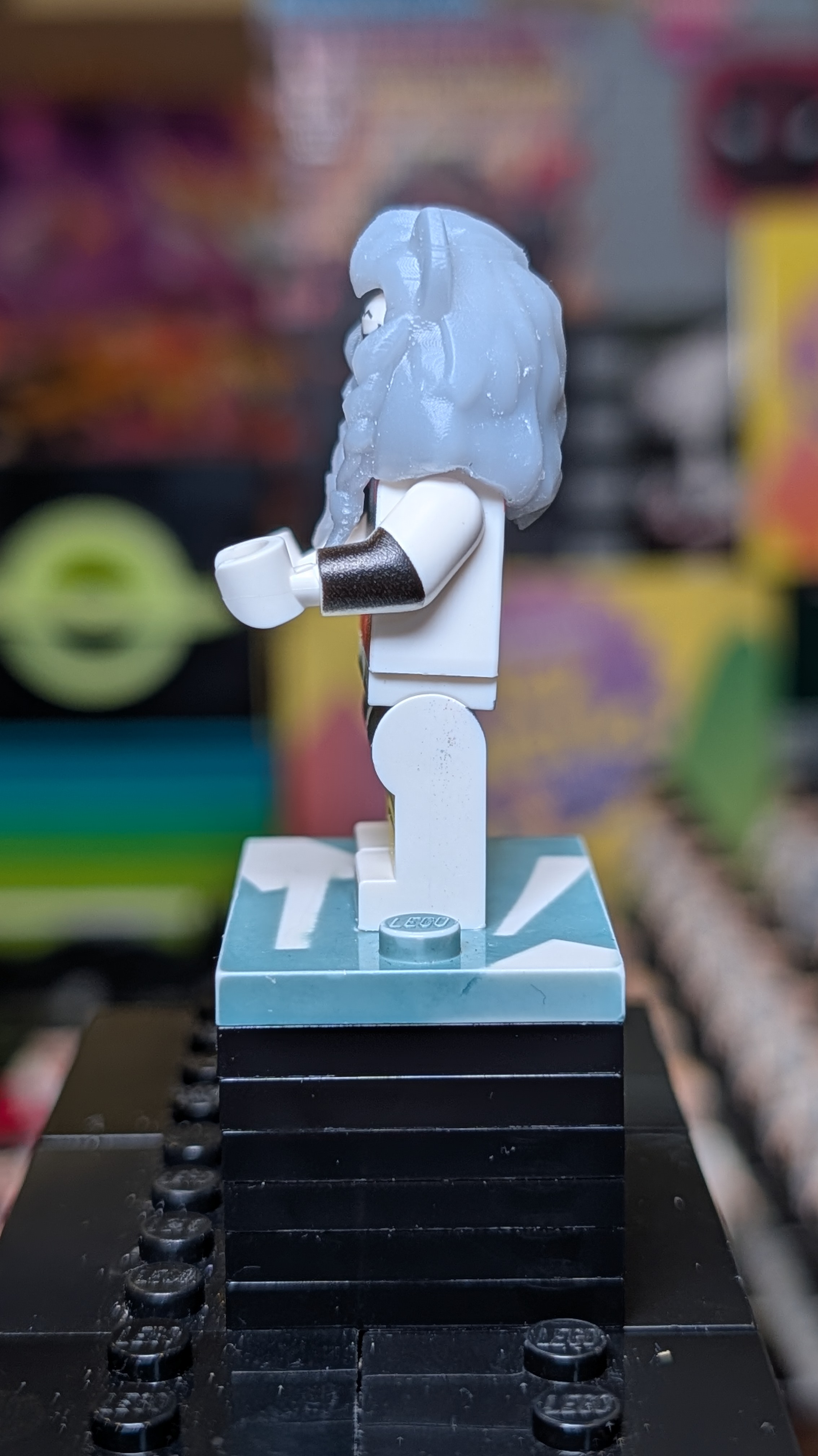 Invincible - Battle Beast V2 (gray mane) - view 2