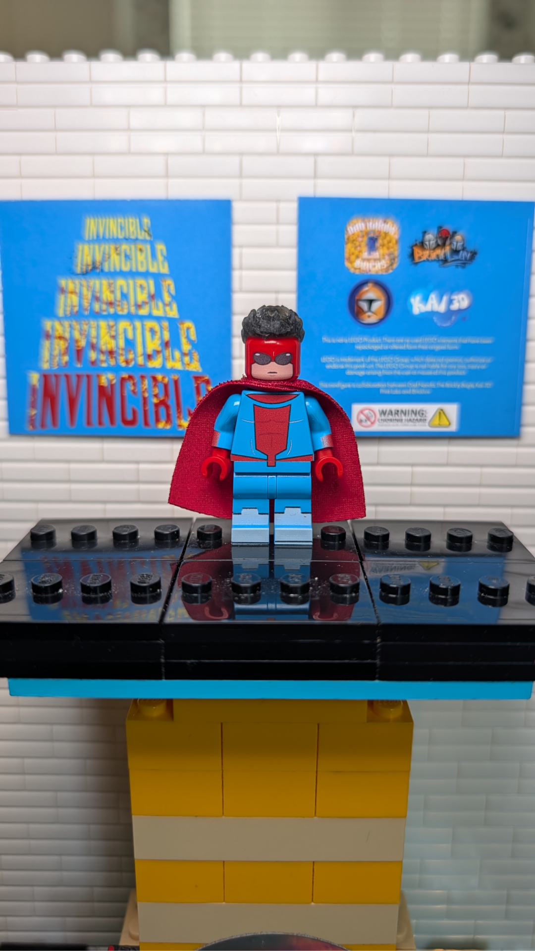 Invincible - Comics Version Omni Mark - view 1