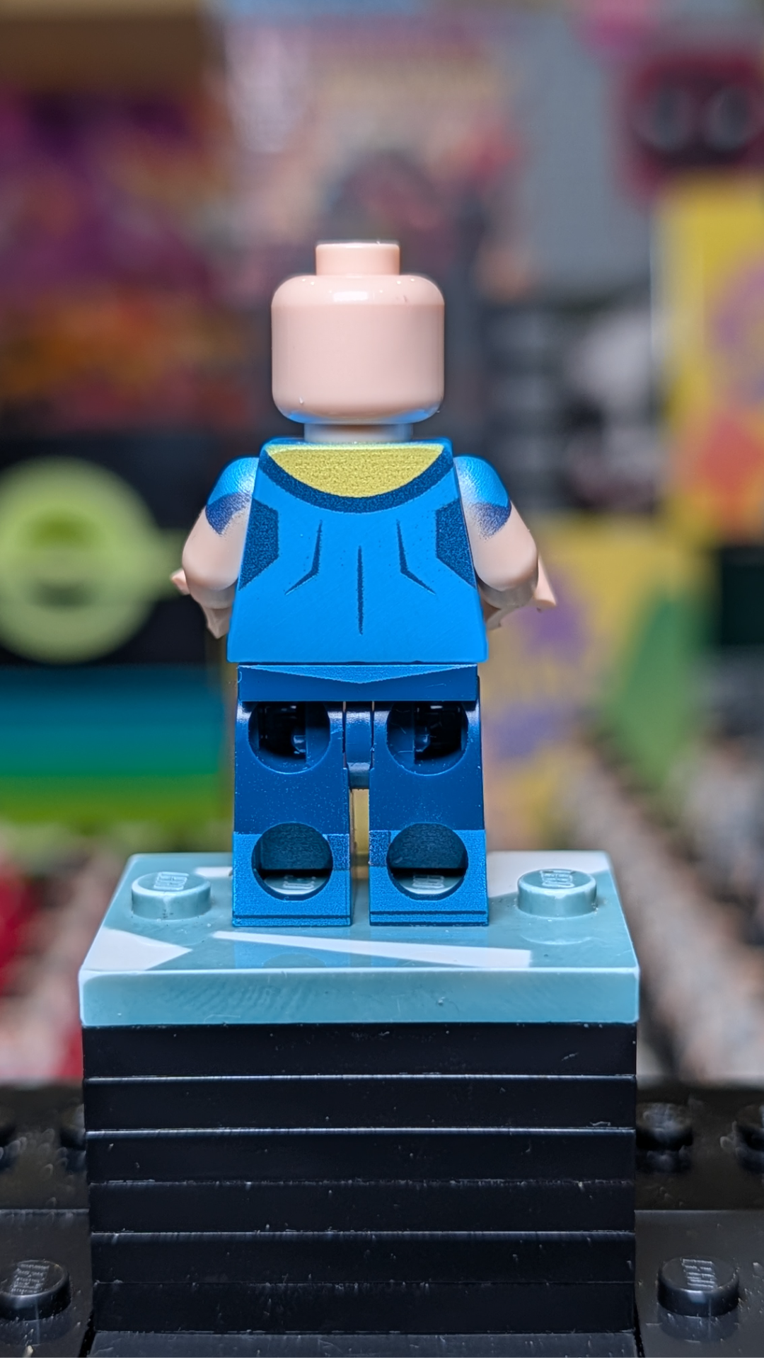 Invincible - Hairvincible (hair over right shoulder) - view 3