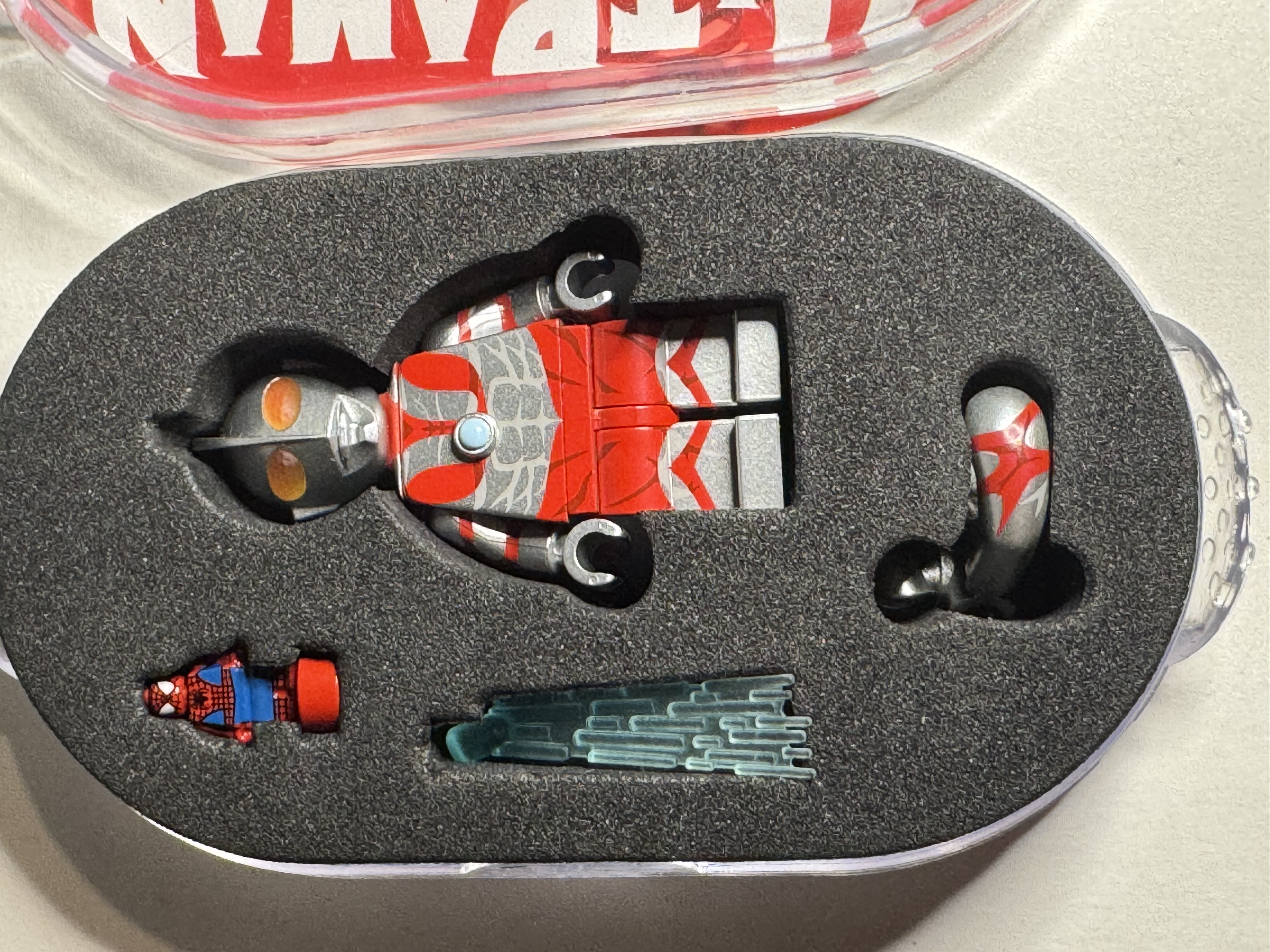 Jin UltraMan W/Spidey  - view 1