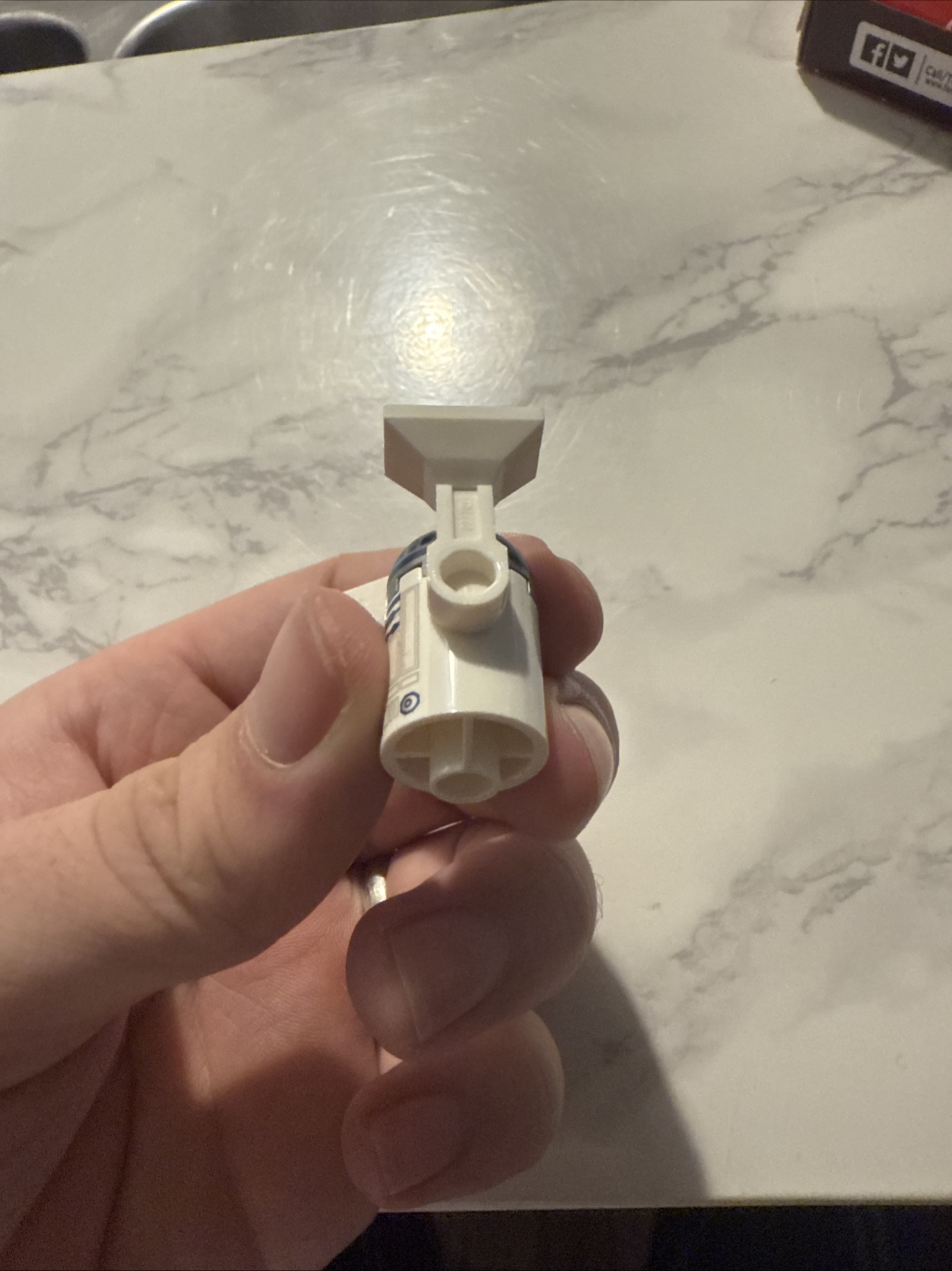 Lego Star Wars R2-D2 - view 4
