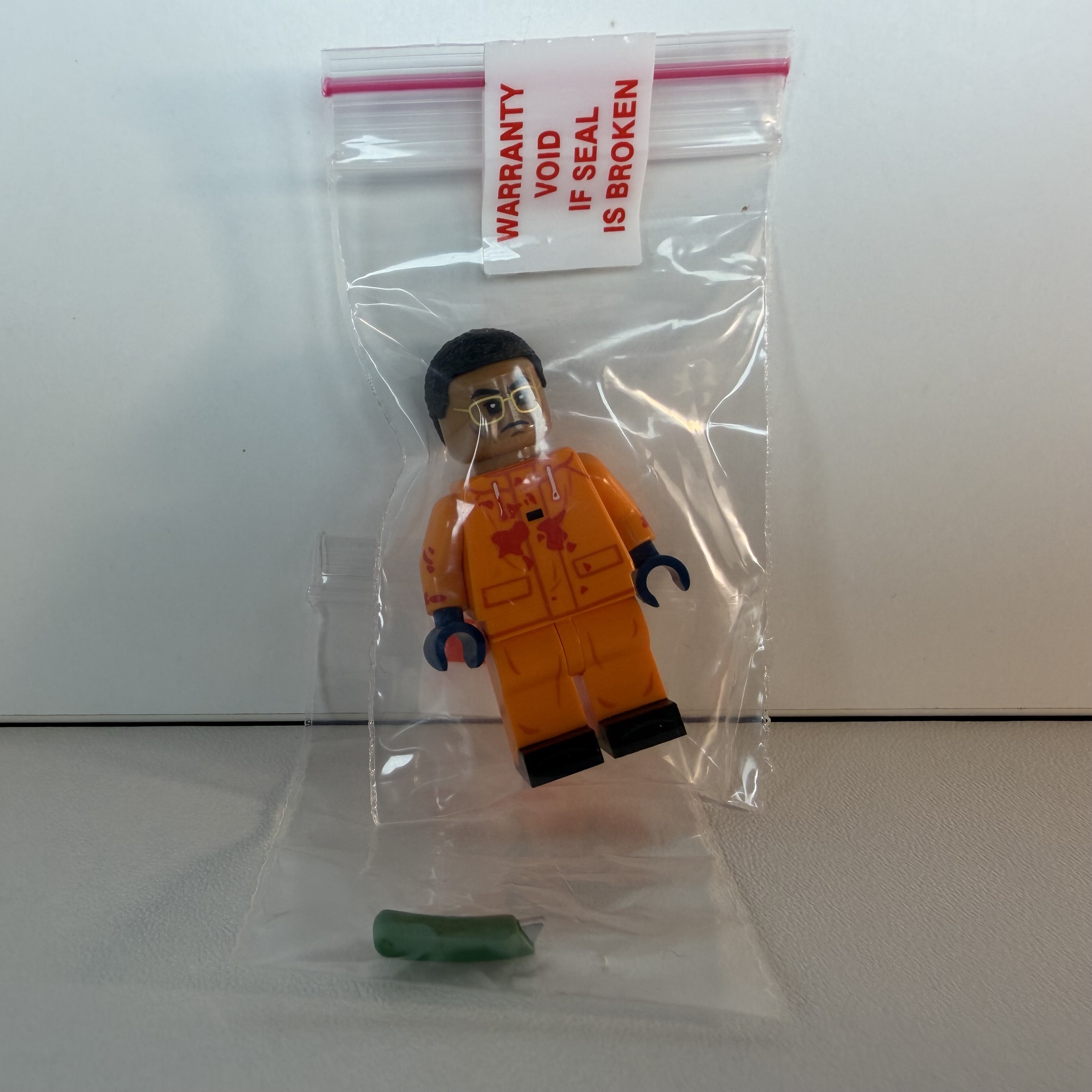 LifeBrick Gus Fring (lab suit) - view 1