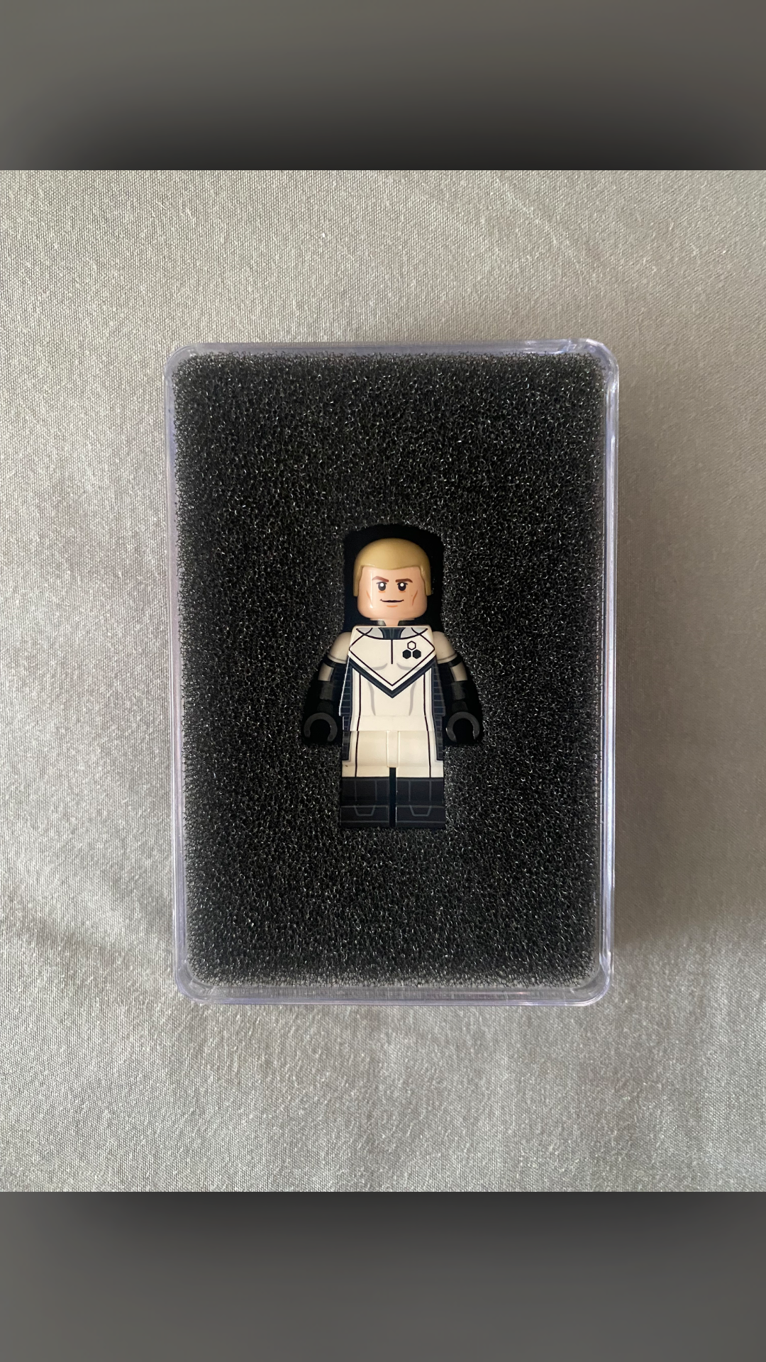 Lifebrick Human Torch (FF Variant) - view 1