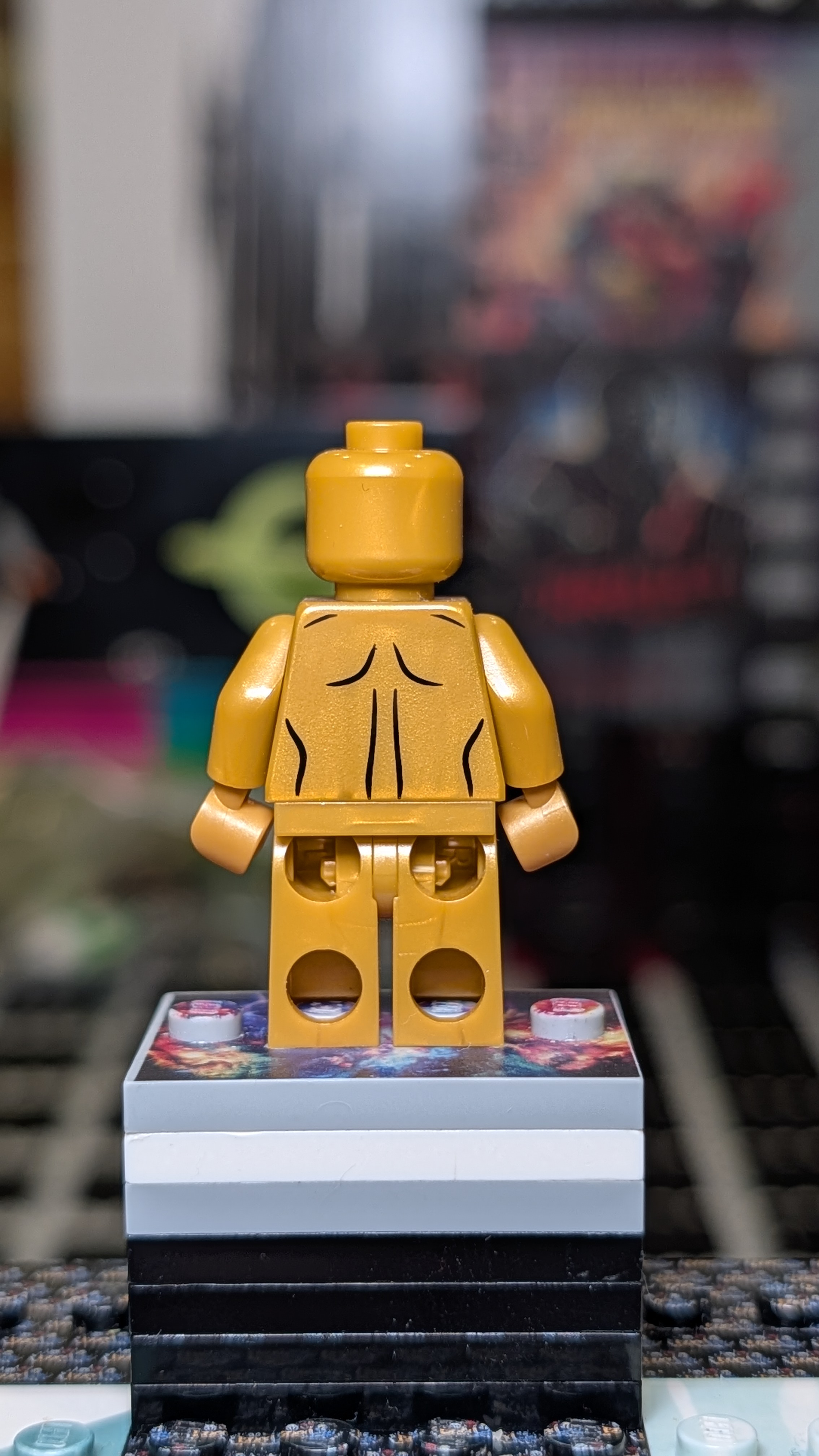 Marvel - MRM Prints - Silver Surfer Subject #0035 (Pearl Gold Variant) - view 3