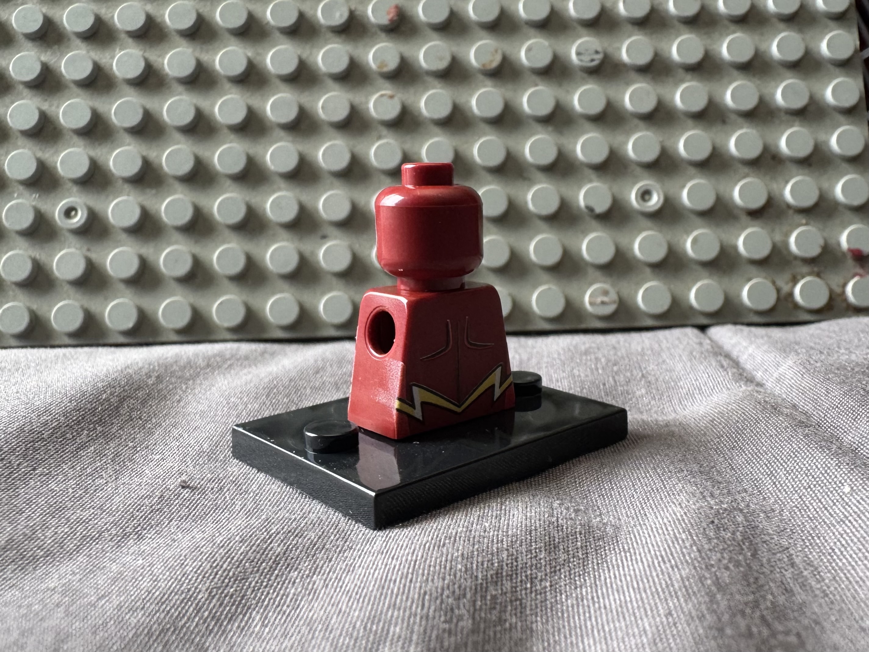 SuperBrickFigs DCAU Flash Head+Torso pack - view 4