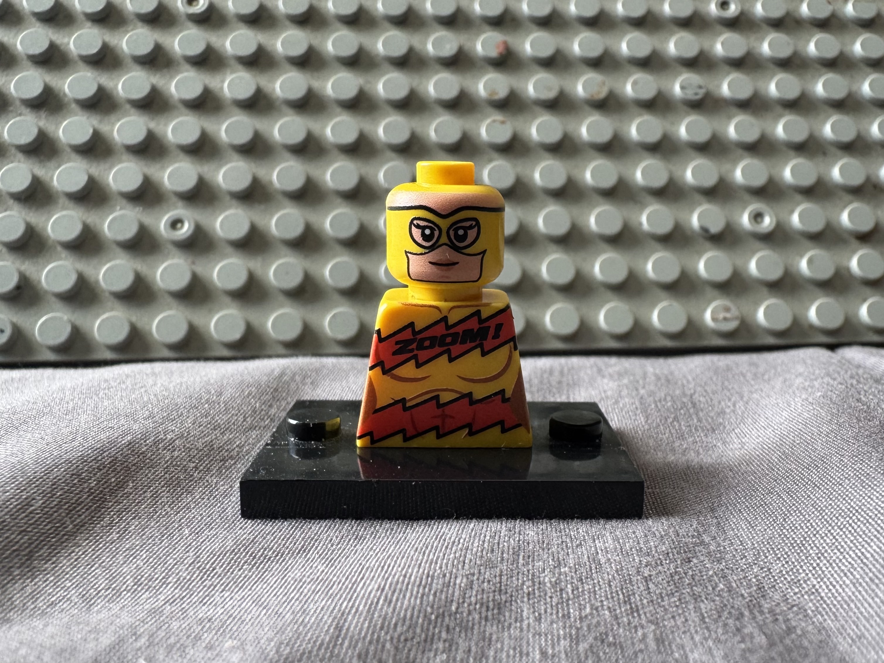SuperBrickFigs Speed Freak Head+Torso - view 1